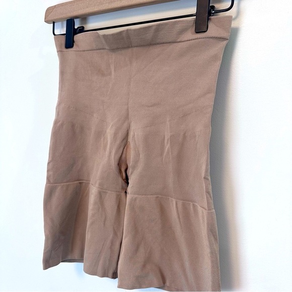 SPANX Power Shorts womens size medium tan shapewear - Picture 5 of 5